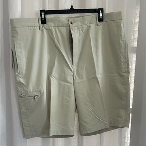 Greg Norman Collection Men's Cargo Shorts in Light Tan